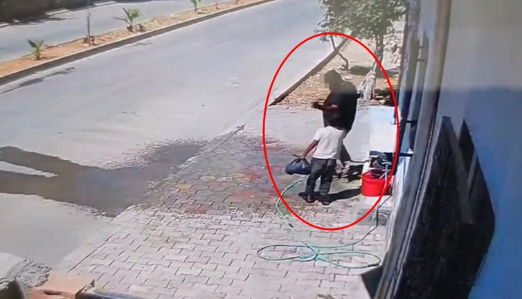 Mardin’de acı veren görüntü! Güvenlik kamerasına yakalandılar