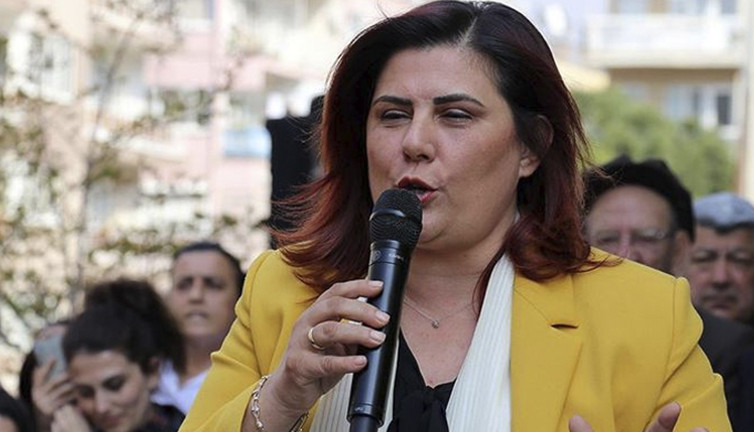 Dev kamu bankasında sürpriz ayrılık! Finansman imzasının ardından… Özlem Çerçioğlu'na 'hediye' iddiası