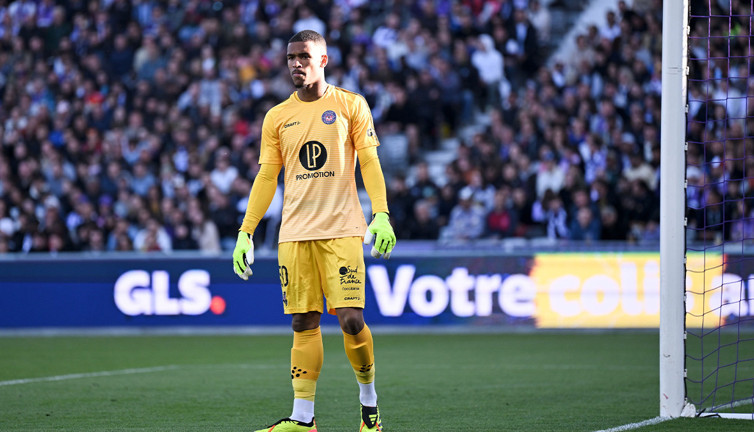 Galatasaray'in yeni kalecisi belli oldu mu? Peş peşe açıklamalar