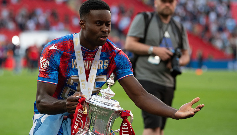 Liverpool'a transferi son dakikada iptal olan Guehi'ye bir şok daha!