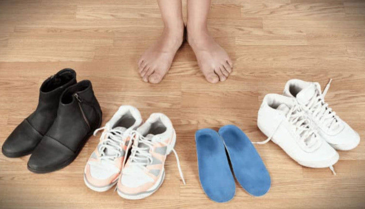 Çocuk sağlığında görünmez risk: Ayakkabı seçimi yaparken dikkat! Yanlış adımların bedeli ağır olabilir