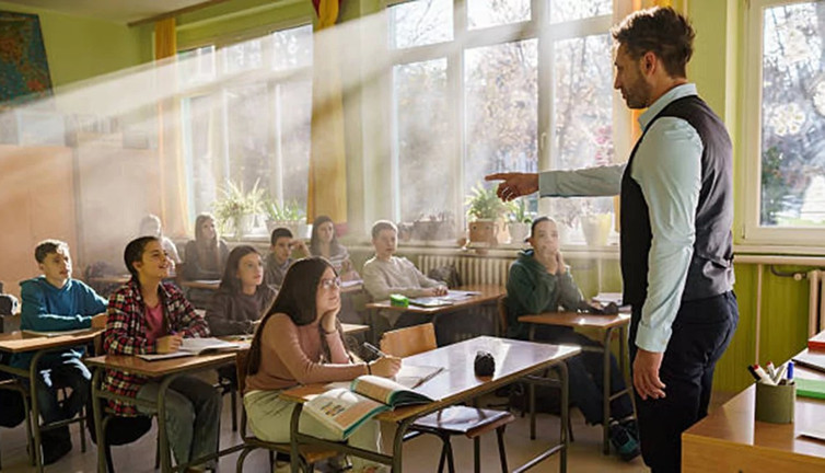 Sınıfların düzenli havalandırılmasının çocuklara faydalarını uzmanlar anlattı