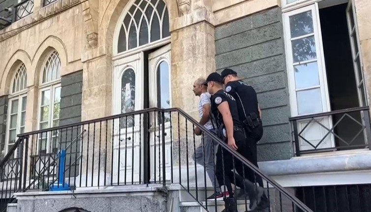 İzmir’de firari operasyonu