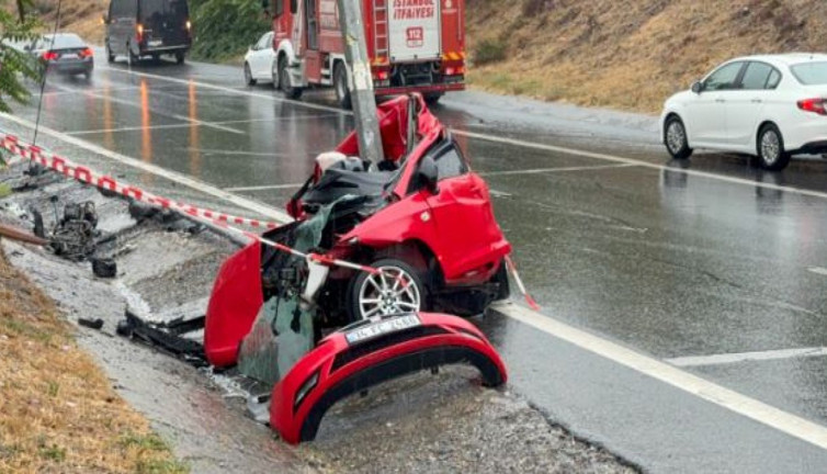 Akordiyon gibi katlanan araç can aldı