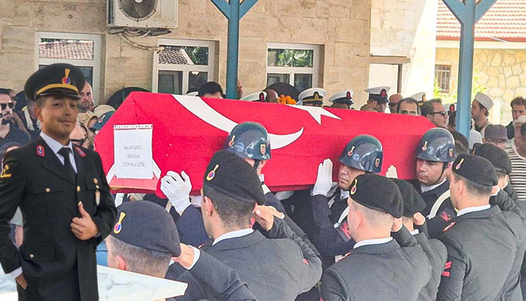 Datça’da hüzün! Astsubay son yolculuğuna uğurlandı