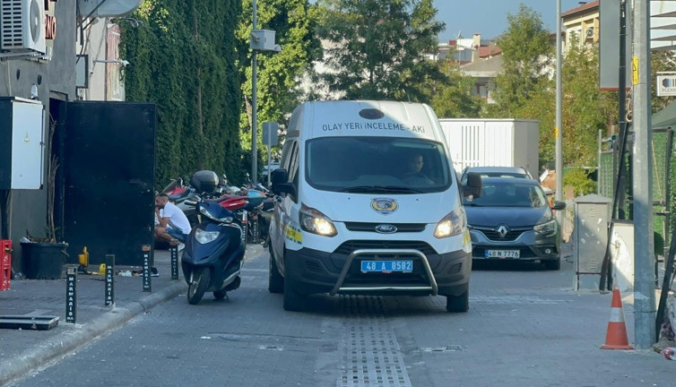 Marmaris’te kanlı gece: Barlar Sokağı’nda dehşet! İşletmeci müşterilere kurşun yağdırdı