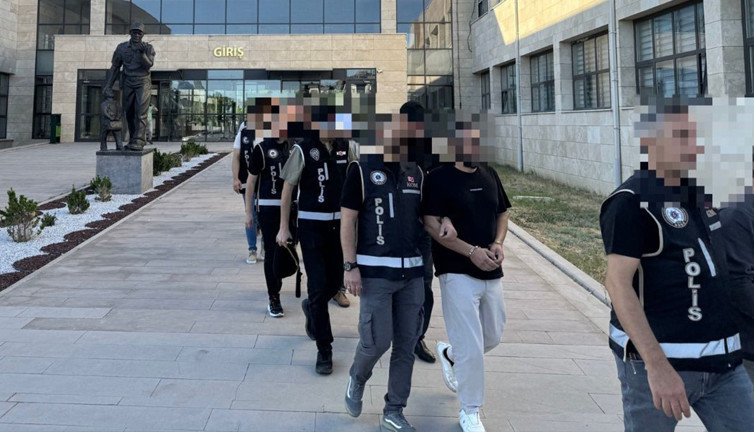 Afyonkarahisar’da rüşvet ağı çökertildi! Aralarında kamu görevlileri de var