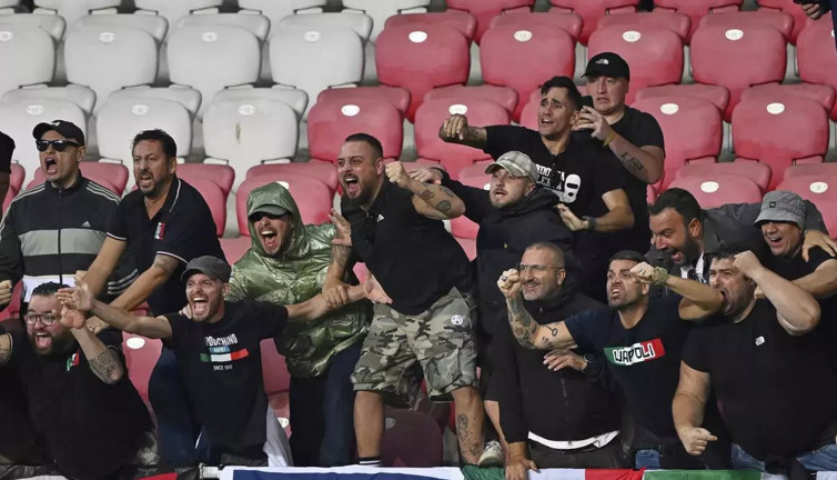 İtalyanlar da zulme sessiz kalmadı! Futbol maçında İsrail'e şok protesto