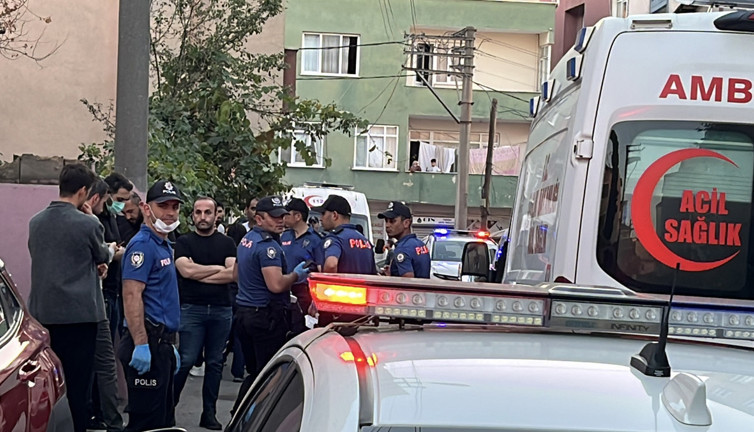 Kötü koku cinayeti ortaya çıkardı! Gebze’de anne ve kızına kanlı saldırı: Şüpheli İstanbul'da yakalandı