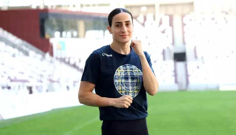 Fenerbahçeli milli boksör öyle bir nedenden dolayı diskalifiye edildi ki...