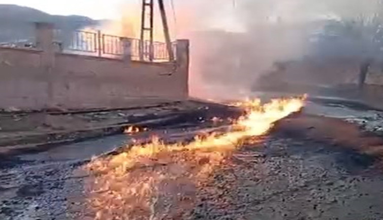 Gabar Dağı’nda alevler yükseldi! Yangın köyü sardı