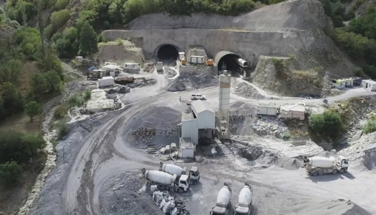 Kırık Tüneli'nin yüzde 90 tamamlandı: Erzurum-Rize arası 33 km kısalıyor!