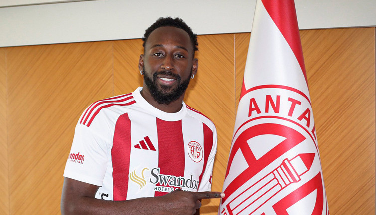 Antalyaspor tecrübeli golcüyü kadrosuna kattı!