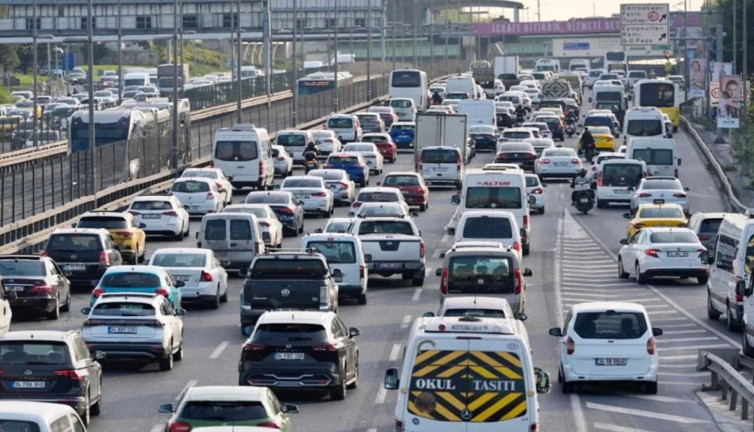 Sürücüler dikkat!.. Kara yolları ile ilgili kritik açıklama: İşte yol çalışmaları ve trafiğe kapatılan yollar (12 Eylül 2025)