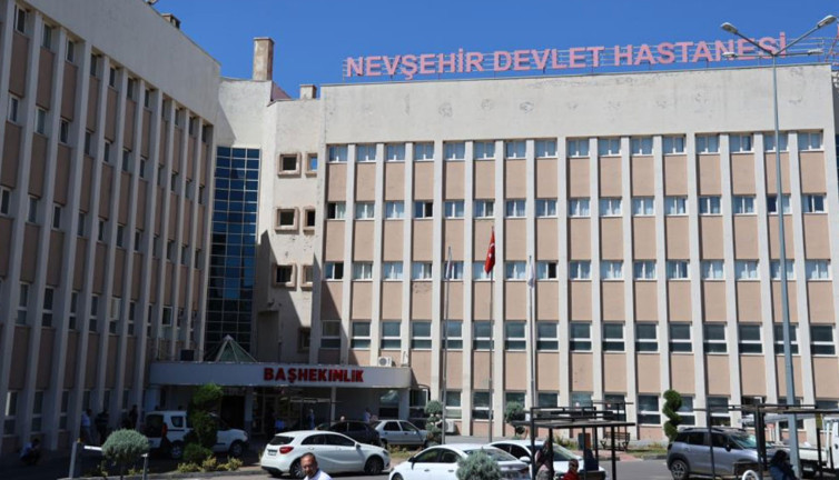 Hastanede korkunç olay: 5 yaşındaki çocuğun ameliyatta dili ve dudağı yandı!