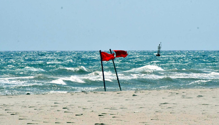 Karadeniz kıyısında deniz keyfine hava engeli! 4 günlük yasak