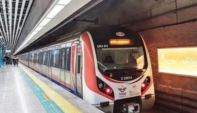Marmaray Yenikapı'da facia! Raylara atlayıp intihar etti