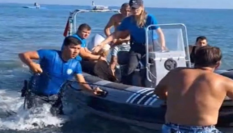 Hatay'da denizde korku dolu anlar! Deniz polisi zamanla yarıştı