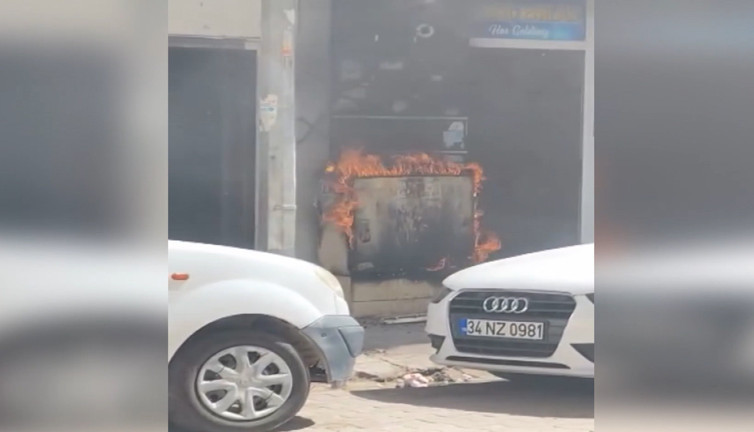 Elektrik panosu alev alev yandı! İtfaiye seferber oldu