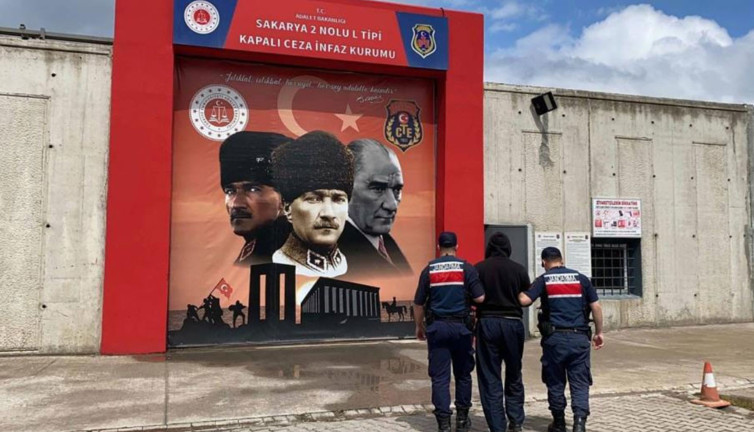 Suç rekortmenleri yakalandı: Yaşı kadar suç kaydı, 55 yıl hapis cezası!