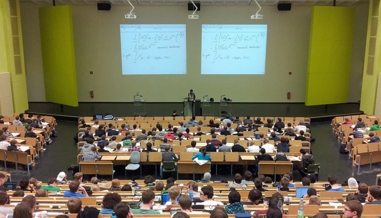 İBB bursunda tarih ve şartlar belli oldu! 15 bin TL verilecek