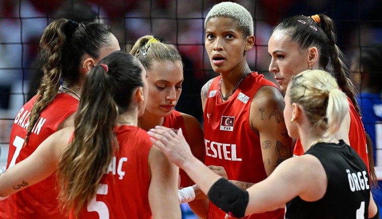 İtalyan oyuncu Anna Danesi'den Filenin Sultanları için skandal sözler! "Kötü ve vahşi"