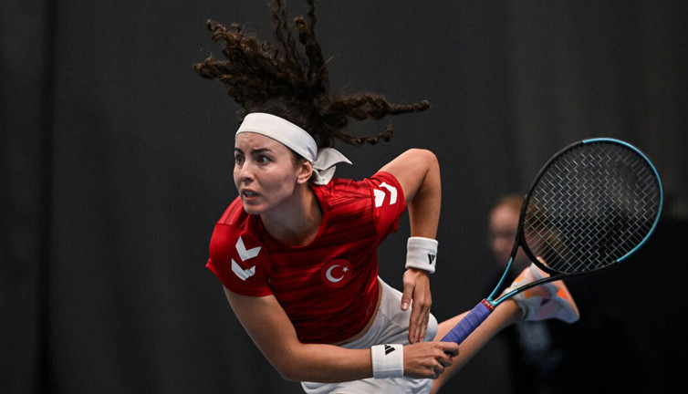 Milli tenisçi Ayla Aksu Portekiz'de tur atladı