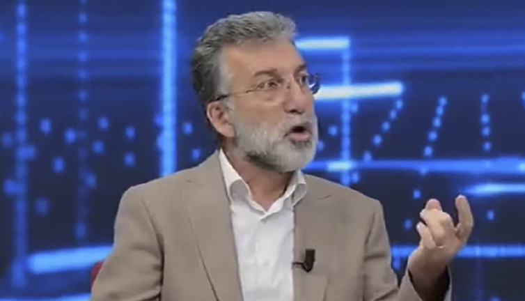 Yeni Akit yazarı, ünlü siyasetçiyi canlı hedef yaptı! İlk onayı DEVA Partili verdi...