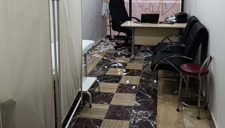 Sıra numarası kavgası kanlı bitti! Doktor yaralandı