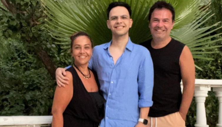 Çiçek Dilligil'in oğlu cinsiyet değiştirmişti! Son hali gündem oldu