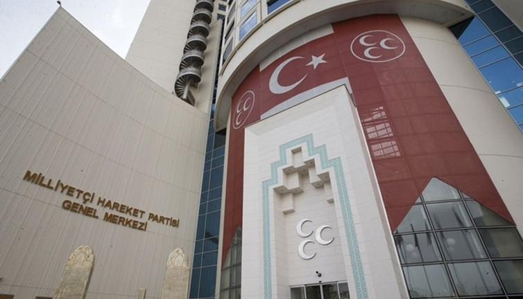 MHP'de şok ihraç! 2 ismin üzeri çizildi