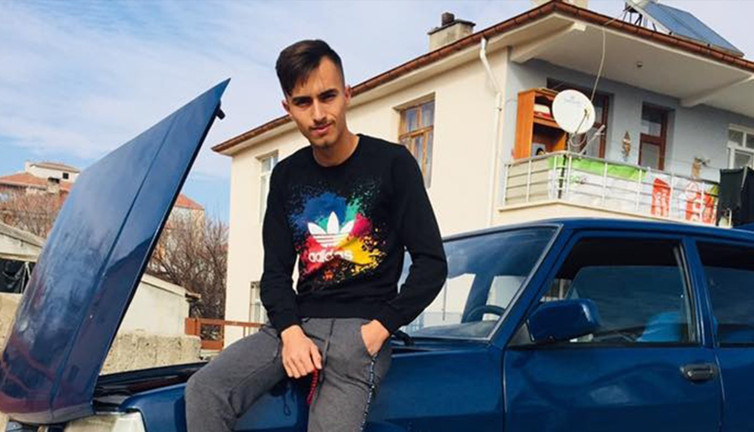 1 ay önce evlenmişti! Taşıdığı bıçak karnına saplandı