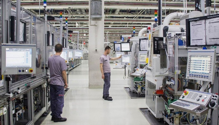 Dünya devi binlerce çalışanı işten çıkaracak. İşçilerin ağzını bıçak açmıyor