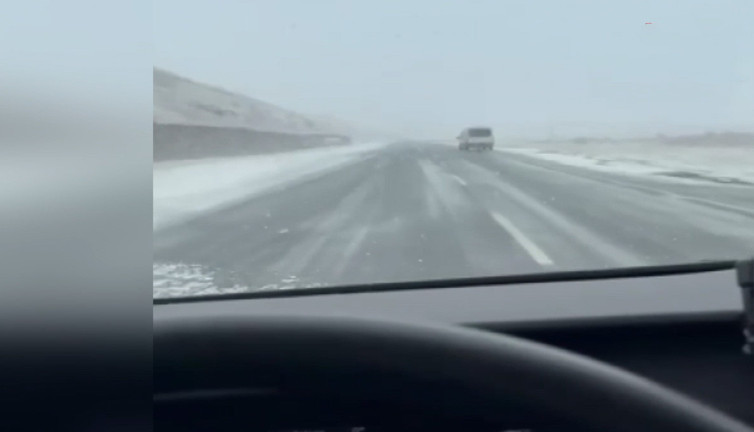 Yılın ilk karı yağdı! Yollar beyaza büründü