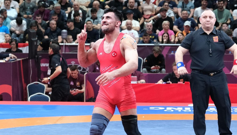 Ahmet Yılmaz Dünya Güreş Şampiyonası'nda Türkiye'ye gurur yaşattı