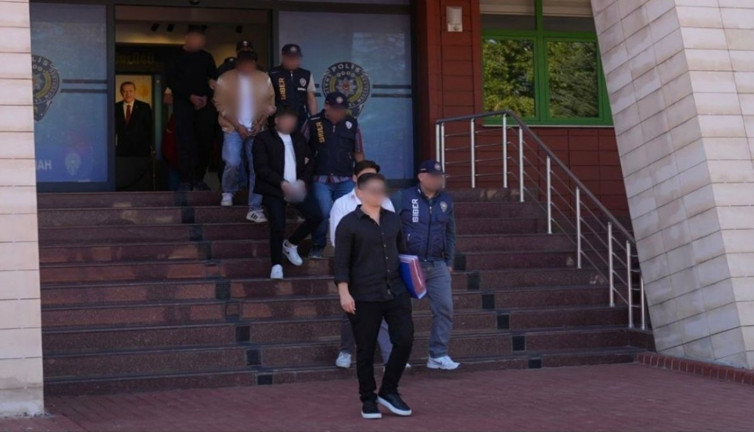 İnternet üzerinden cinsel içerik paylaşan 2 kişi tutuklandı