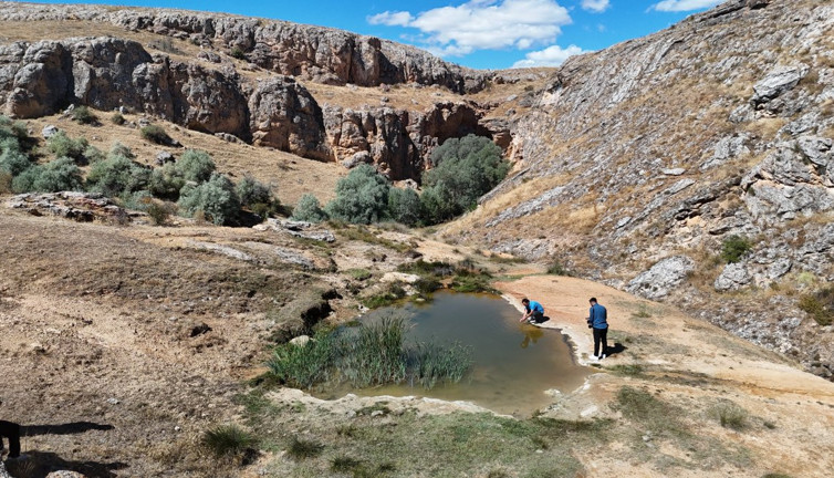 Asırlık şifa kaynağı hastalara umut oluyor! Kaşıntı ve sedefe iyi geliyor! Ünü ülke sınırlarını aştı