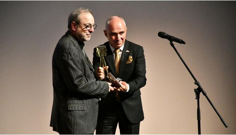 Semih Kaplanoğlu’na Manastır’da büyük onur: Altın Kamera 300!