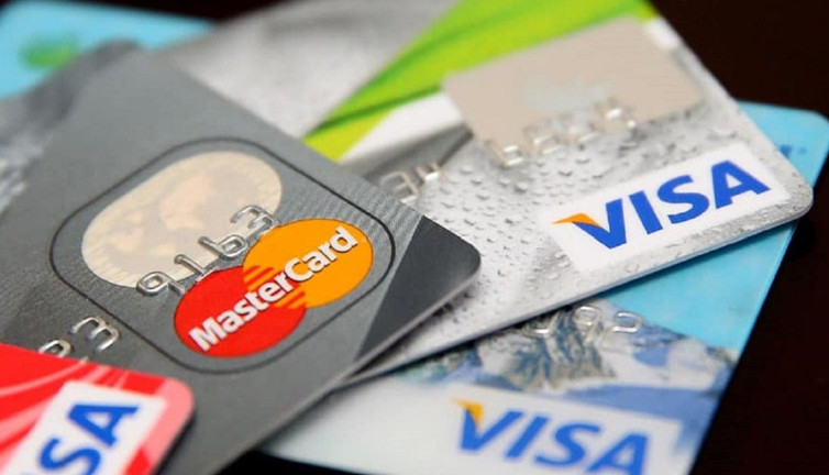 Kartını bankamatiğe sokan gözlerine inanamadı. Banka ATM'lerinde bir ilk yaşandı. Yeni dönem başladı