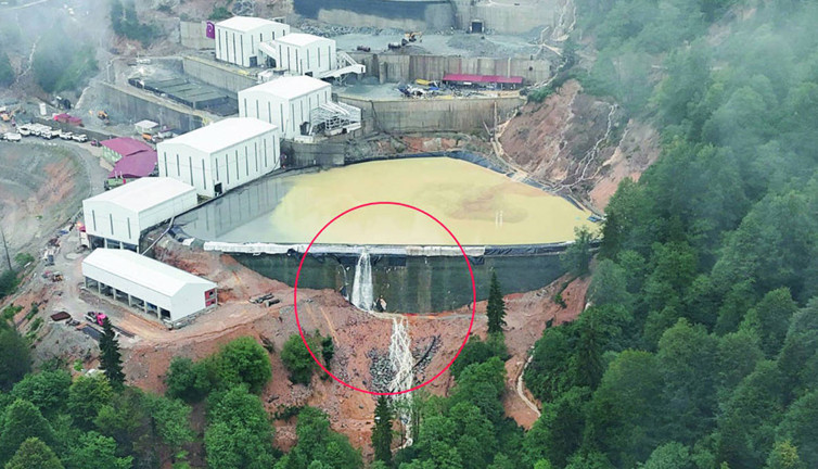 AKP'li vekilin işlettiği madende kimyasal atık, toprağa ve dereye karıştı!