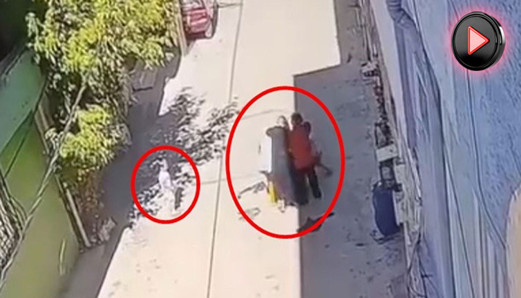 Bursa'da anne çocuğunun gözü önünde kabusu yaşadı! Sokak ortasında şoke eden görüntüler