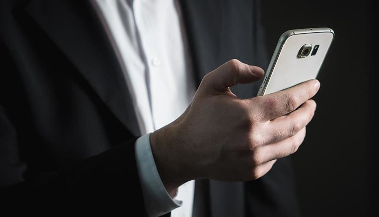 Instagram paylaşımı başına iş açtı: Yargıtay’dan şok sosyal medya kararı!