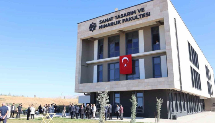 Kenan Işık’ın adı Malatya’da amfide yaşayacak!