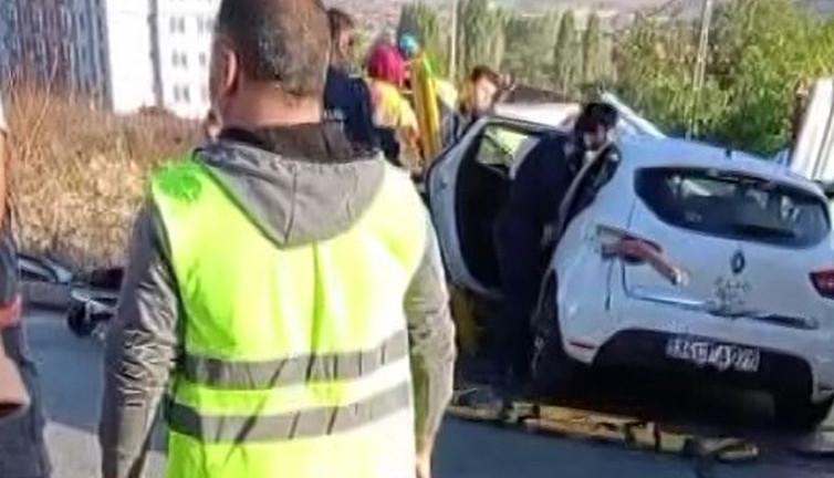 Demir parçası aracı delik deşik etti! Kadın sürücü için itfaiye seferber oldu