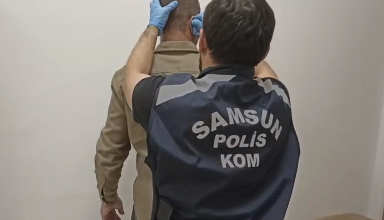 Sınava girecekti! Kopya düzeneği polisin gözünden kaçmadı