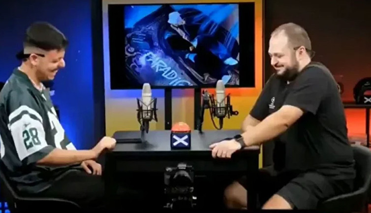 Soğuk Savaş sunucusu ve konuğuyla ilgili sıcak gelişme!