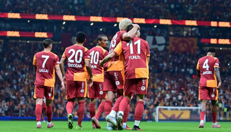 Galatasaray bir kez daha Süper Lig tarihine geçti!