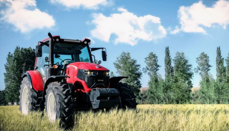 Çiftçiyi traktörde arılar öldürdü