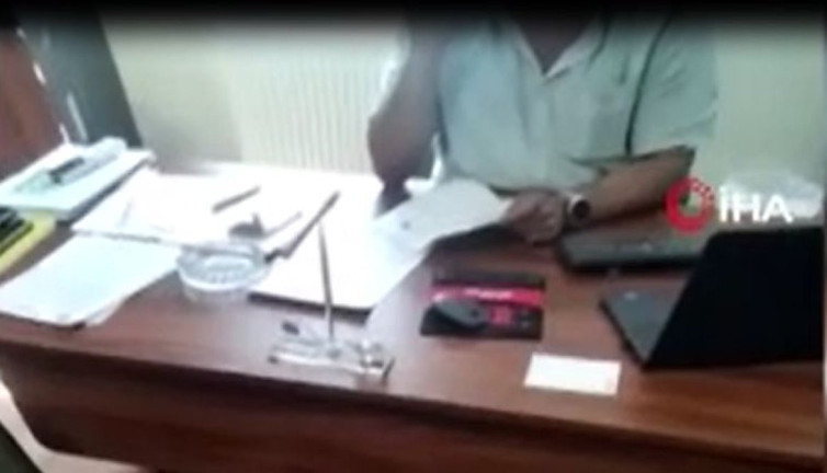 İşten çıkartan patronunu kaynar suyla haşladı