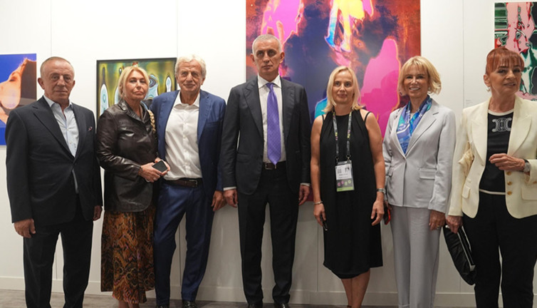 UEFA Başkanı'nın eşi İstanbul'da sergi açtı